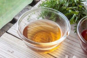 eliminar formigas no jardim com vinagre